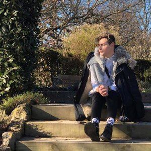 Meet your Posher, Troy